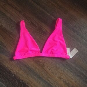 NEW!! W/tag Never Worn
Aerie Vibrant Pink Swim Top
